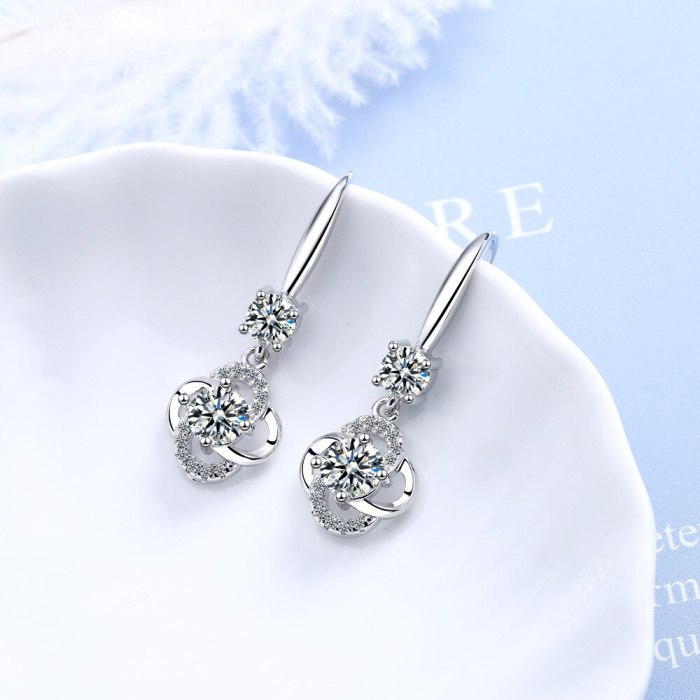 Diamond Earrings Female Fashion Sweet Flower Ear Hook Flower Earrings Long Earrings Xzeh561