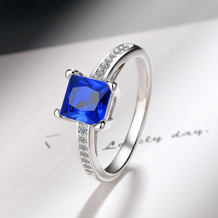European and American Simple Four Claw Square Diamond Inlaid Zircon Princess Ring Hand Jewelry Xzq009