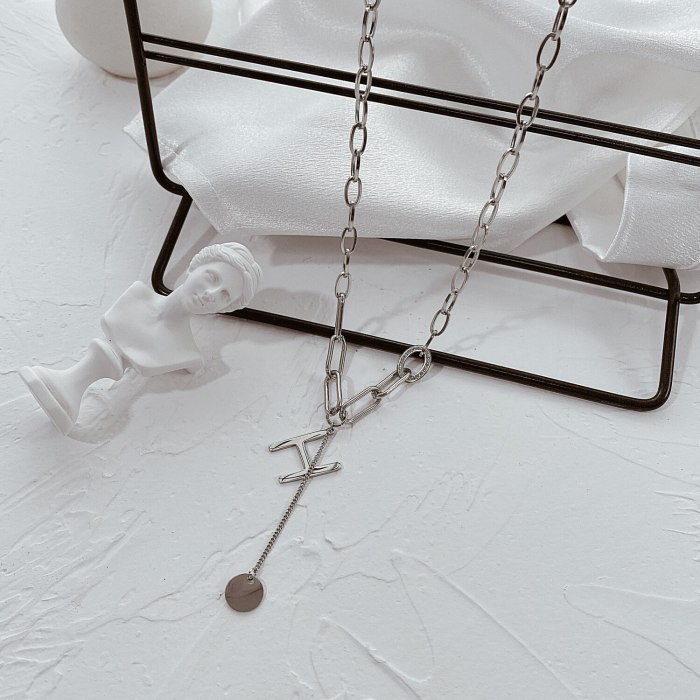 Korean Style Tassel Round Pendant Retro Design Letter H Titanium Steel Necklace Autumn Winter Sweater Chain Gb1860