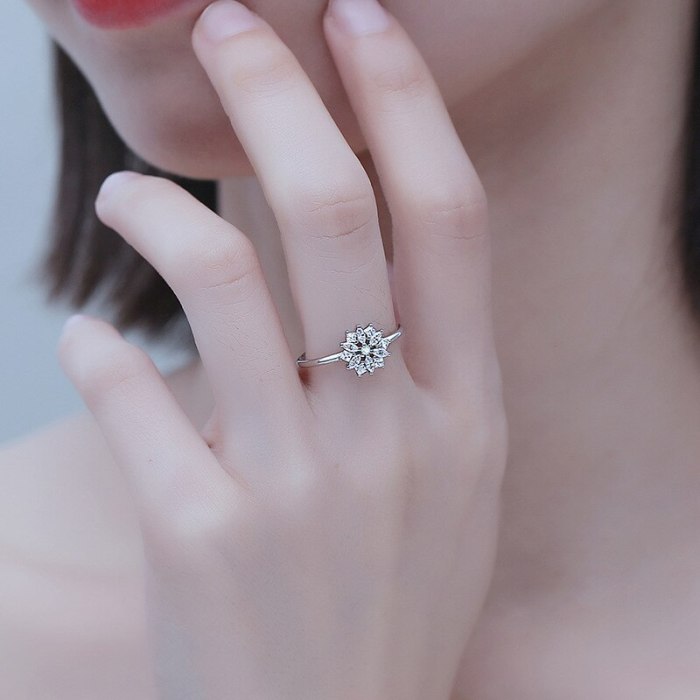 S925 Sterling Silver Fashionable and Versatile Snowflake Ring Japan and Korea Small Fresh Micro Set Zircon Flower Ring Mlk876