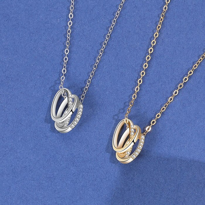S925 Sterling Silver Necklace Women's Three Rings Small Fragrance Diamond Pendants Trendy Clavicle Chain Pendants MlA2016