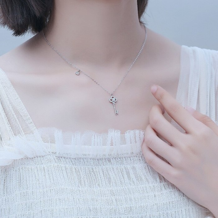 S925 Sterling Silver Jewelry Temperament Key Necklace Women's Korean Version Simple Pendant Key Lock Mla1892