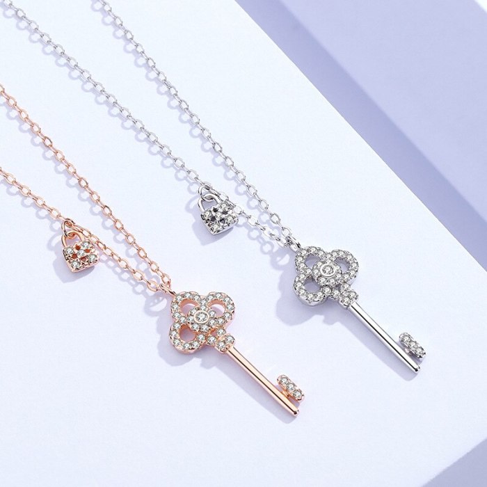 S925 Sterling Silver Jewelry Temperament Key Necklace Women's Korean Version Simple Pendant Key Lock Mla1892