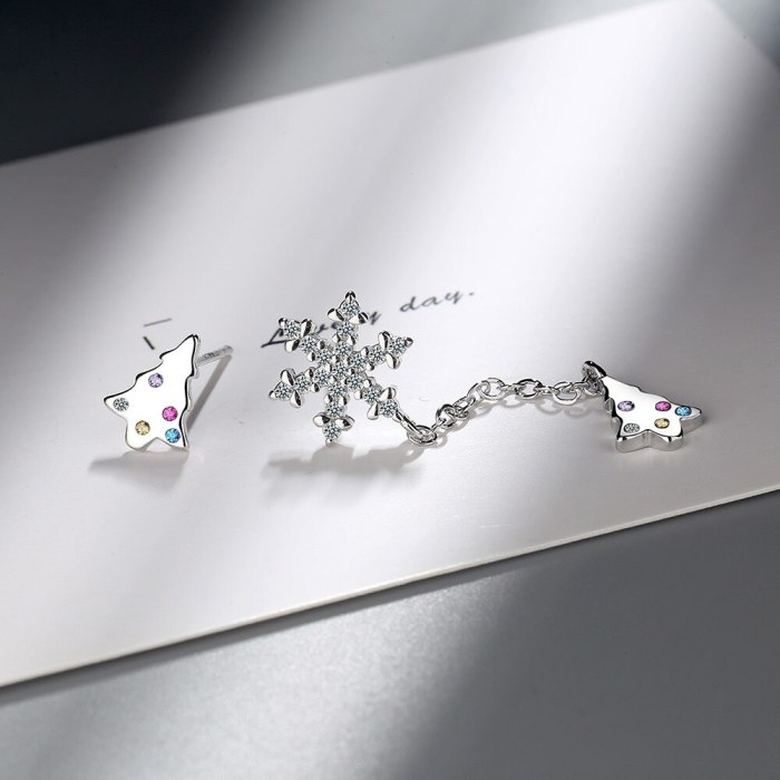 Asymmetric Earrings Female Korean Version of Small Fresh and Diamond Snowflake Long Christmas Tree Sweet Ear Jewelry XzED902
