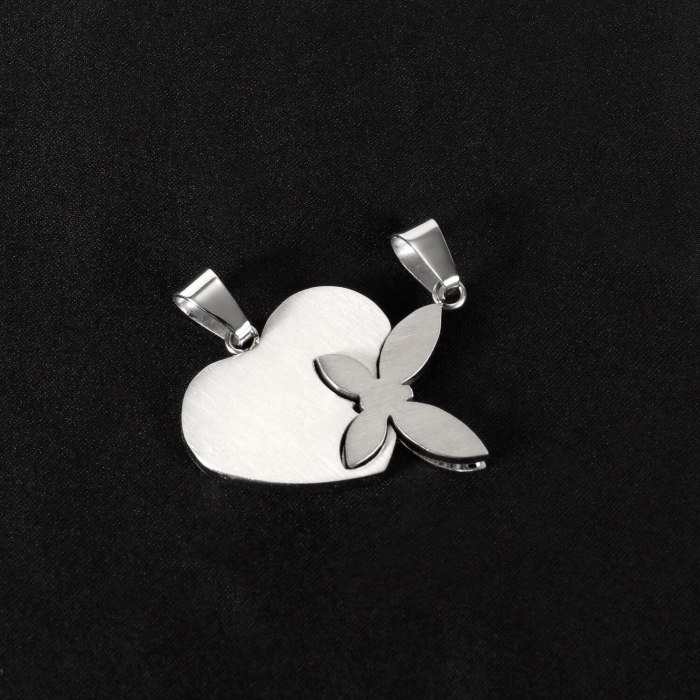 New Butterfly Love Titanium Steel Pendant Trendy Light Luxury Stainless Steel Couple Necklace Gb1933