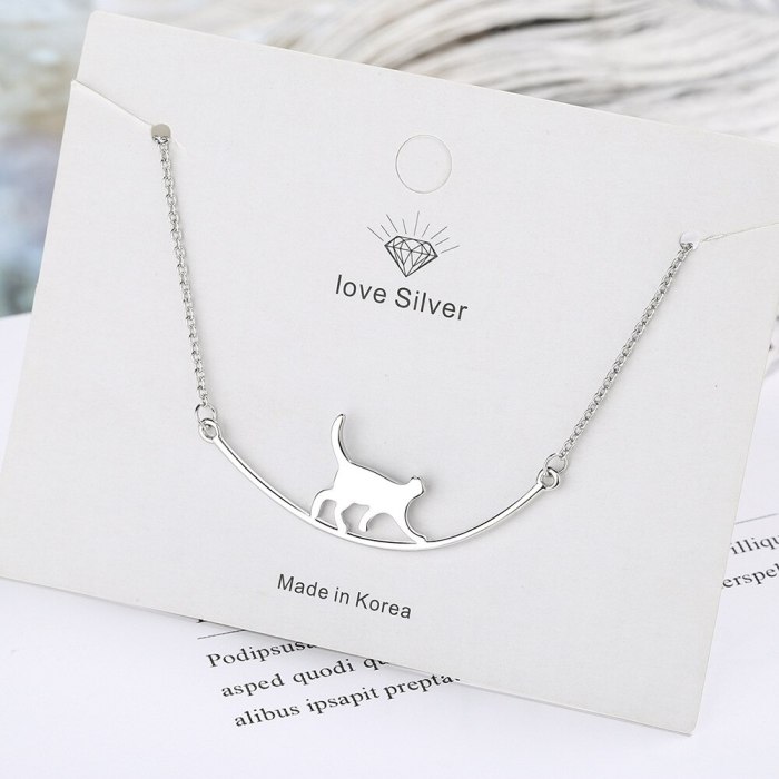 Simple Elegant Glossy Curved Smile Cat Jungle Gym Short Necklace Women's Clavicle Chain Pendant XzDZ542