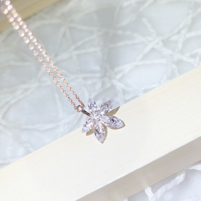 Dongdaemun Fashion Micro Zircon-Laid Necklace Women Snake Bones Chain Simple Student Art Flowers  Chain Jewelry Wholesale yh439