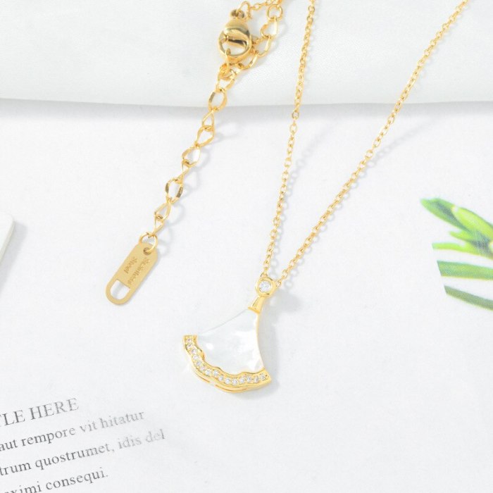 Fan-Shaped Small Skirt Necklace Female White Shell Rose Gold Pendant Female Necklace Jewelry Ornament Female Yh491
