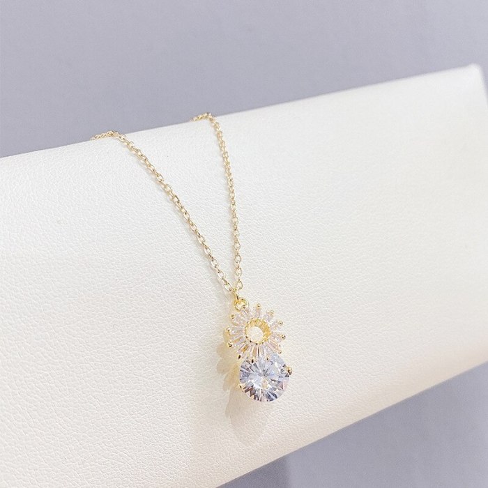 Super Flash Zircon Necklace Women's Rose Gold Clavicle Chain Pendant New Fashionable Temperament Necklace Jewelry Yhx134