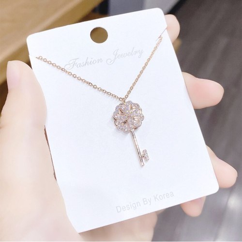 European Rotating Key Necklace Female Rose Gold Clavicle Chain Student Necklace Elegant Trendy Design Necklace Female Jewelry