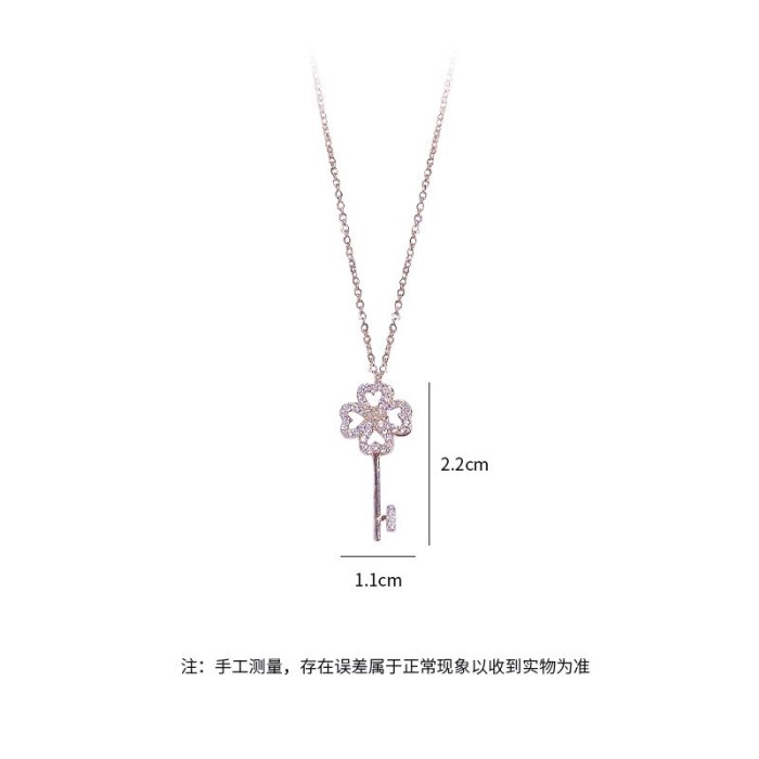 European Rotating Key Necklace Female Rose Gold Clavicle Chain Student Necklace Elegant Trendy Design Necklace Female Jewelry