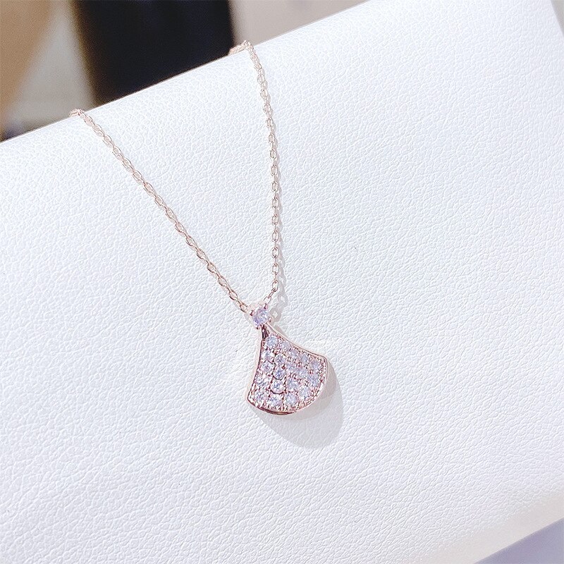 Small Skirt Clavicle Chain Necklace Japanese and Korean New Fashion Simple Temperament Girl Fan Necklace Wholesale