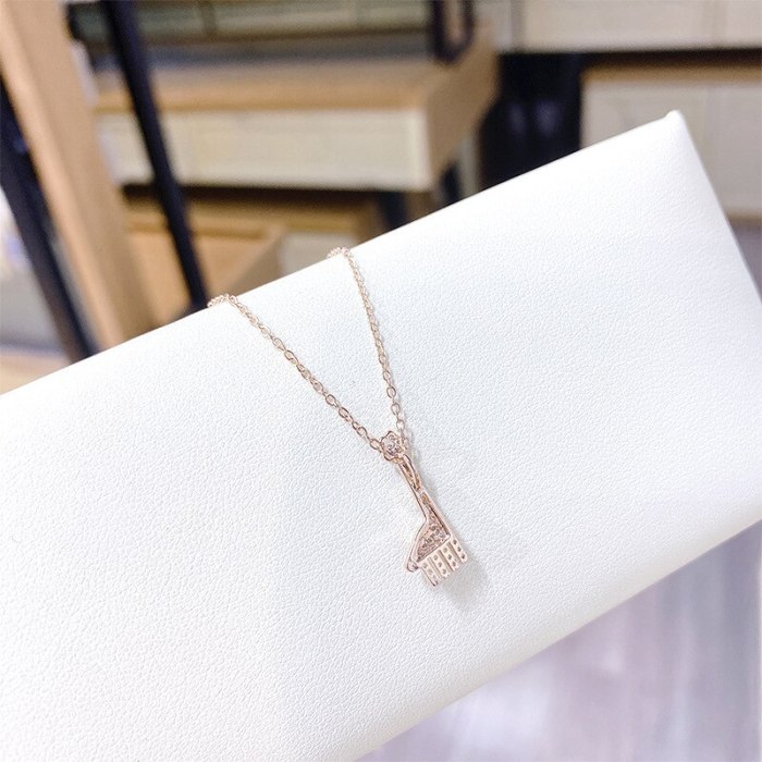 New Giraffe Necklace Simple Personality Women's Elegant Clavicle Chain Versatile Fashion Student Necklace Ornament
