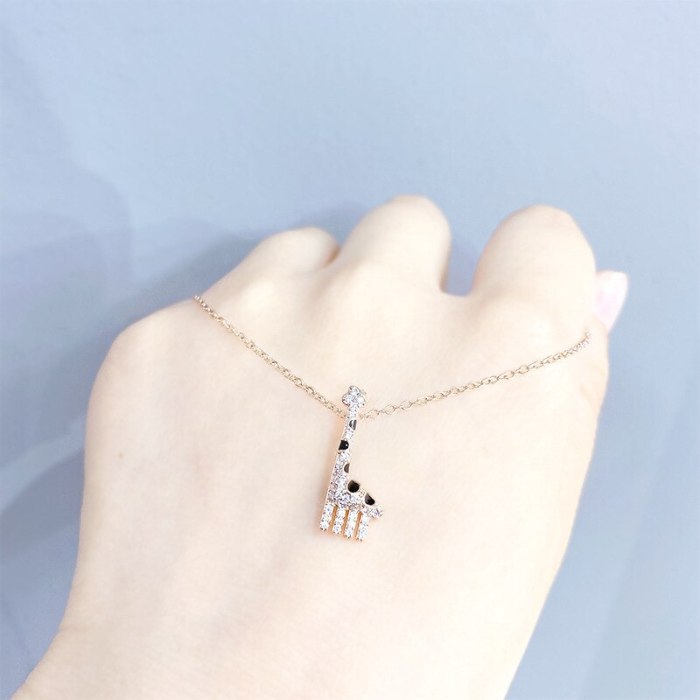 New Giraffe Necklace Simple Personality Women's Elegant Clavicle Chain Versatile Fashion Student Necklace Ornament