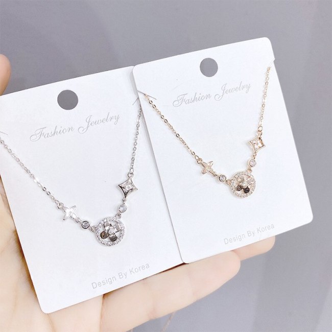 Japanese and Korean Fashion Elegant Zircon Clover round Necklace Women's Clavicle Chain Ornament Petal Necklace