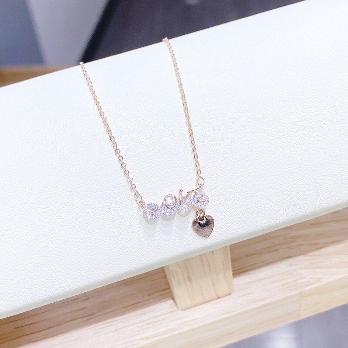 Fashion Love Letter Girls' Necklace Japanese and Korean New All-Match Zircon Peach Heart Clavicle Chain Love Necklace Wholesale