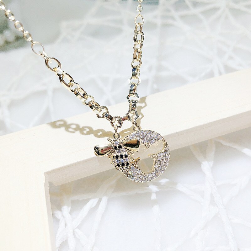 New Necklace Cute Bee Invisible Magnetic Snap Pendant Fashion Micro Inlaid Zircon Ornament