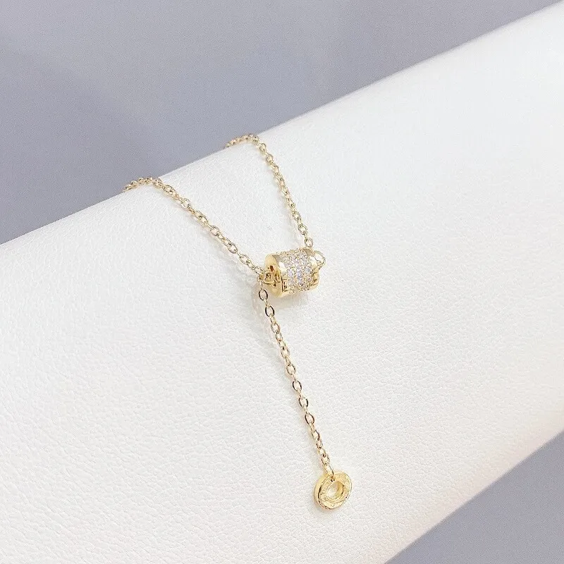 Small Waist Necklace Women's Japanese and Korean Trendy New Clavicle Chain Pendant Geometric Temperament Pendant