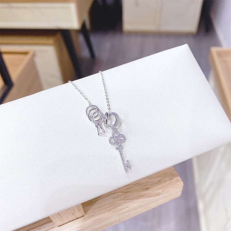 Korean Style Fashion Key Girls' Necklace Pendant Elegant Clavicle Chain Pendant Necklace Wholesale