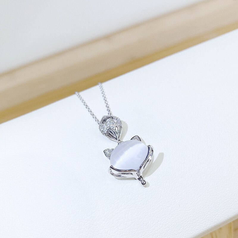 Fashionable Fresh All-Match Necklace Korean Trendy Micro Rhinestone Pendant Female Jewelry Fox Birthday Gift Necklace