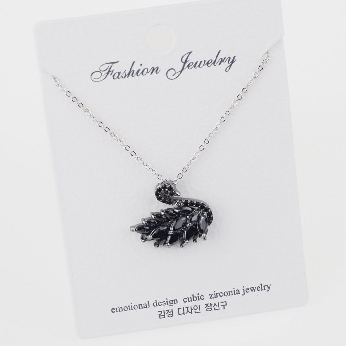 Black Swan Simple All-Match Necklace New Korean Girl Pendant Gradient Swan Clavicle Chain Necklace Wholesale