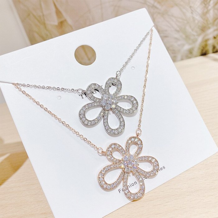 New Micro-Inlaid Full Diamond Clover Necklace SUNFLOWER Full Diamond Necklace Women's Elegant Fashion Clavicle Chain Pendant
