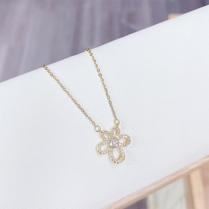 New Little Flower Diamond Necklace Clavicle Chain Female Fashion Ins Petal Pendant Ornament