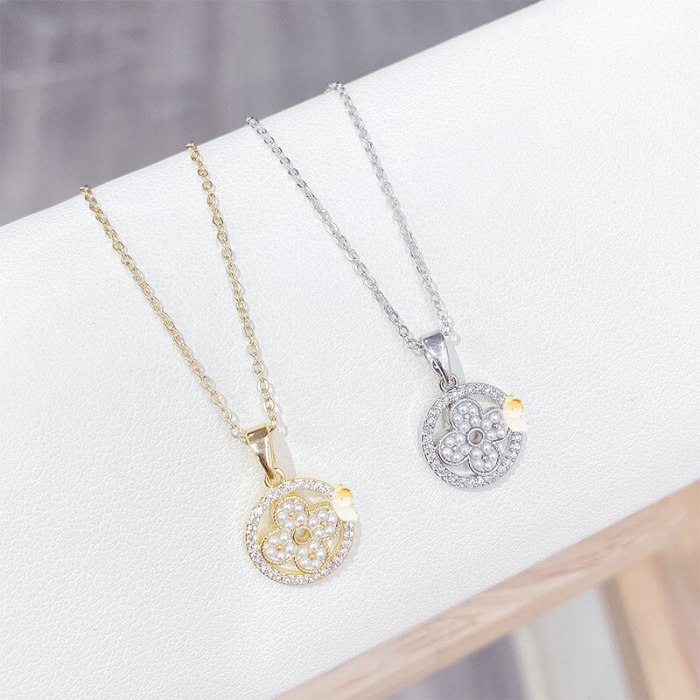 New Style Micro Inlaid Zircon Clover Necklace Personalized Clavicle Chain Pendant Creative Jewelry Gift