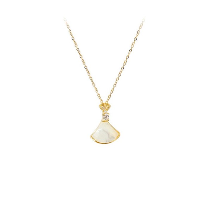 Small Skirt Necklace Women's Fashion Fan-Shaped Clavicle Chain Pendant White Shell Fan-Shaped Item Jewelry Wholesale