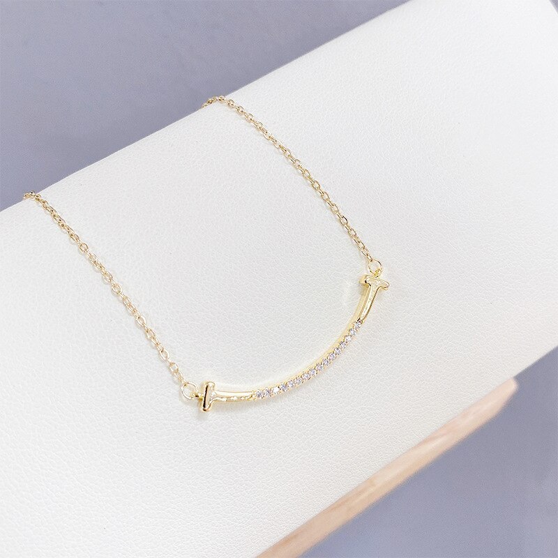 Light Luxury Full Diamond Smiley Face Necklace Clavicle Chain Ins Mori Girl Korean Simple All-Match Smile Short Chain Pendant