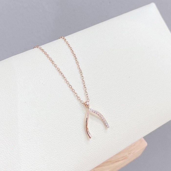 Geometric Herringbone Necklace Japanese and Korean Style Fashionable Elegant Light Luxury Women's Clavicle Chain Pendant