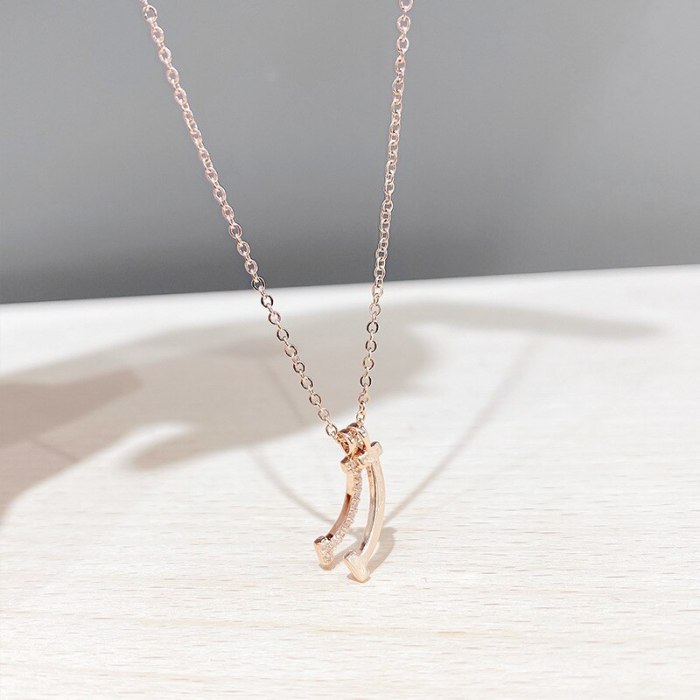 Spring and Summer Fashion Cute Double T Smile Necklace Clavicle Chain Simple Girlfriend Necklace Ornament Wholesale