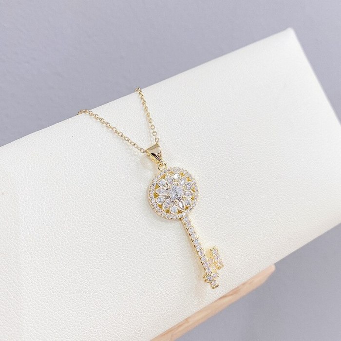 Rose Gold Micro Inlaid Zircon Necklace Female Clavicle Chain Pendant Simple Temperament Ins Key Pendant Jewelry