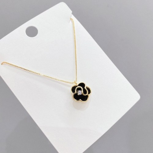 Korean Fashionable Retro Drop Oil Petal Necklace Women's Gold Plated Clavicle Chain Micro Inlaid Zircon Necklace Jewelry