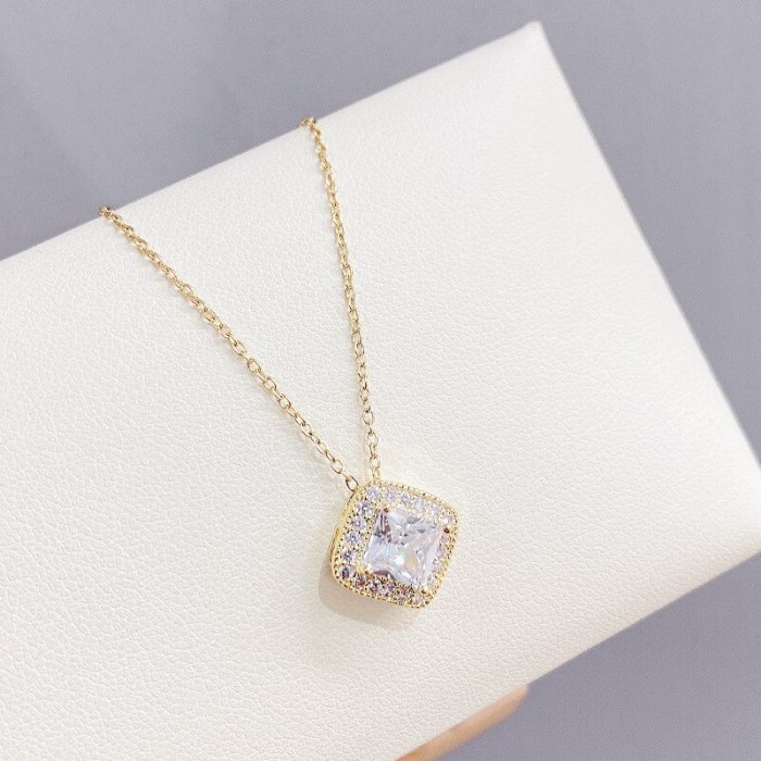 Japanese and Korean Fashion Micro Inlaid Zircon Necklace Women's Ins Style Clavicle Chain Pendant Necklace Jewelry