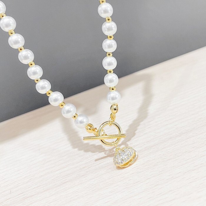 European and American Jewelry Shaped Pearl Necklace Micro Inlaid Zircon Shell Clavicle Chain Pendant Necklace Ornament Wholesale
