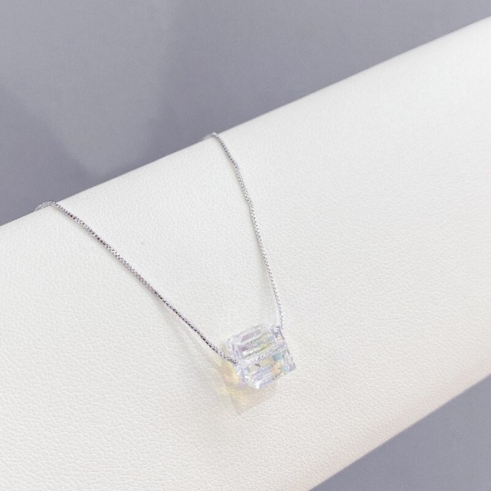 Korean Fashion Cube Sugar Pendant Crystal Pendant Women's Japanese and Korean Fashion Necklace Clavicle Chain Jewelry