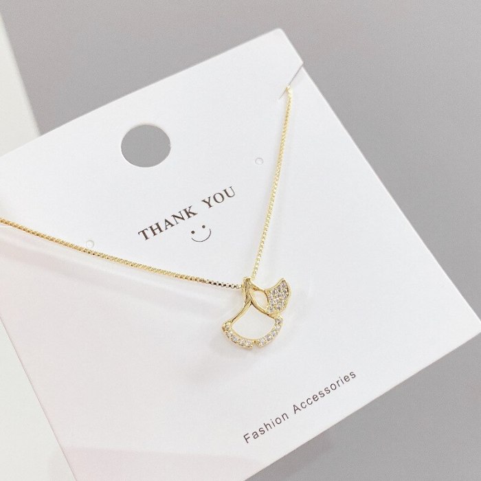 Fan-Shaped Ginkgo Leaf Necklace Women's Fashionable Clavicle Chain Simple Temperament Pendant Necklace Wholesale