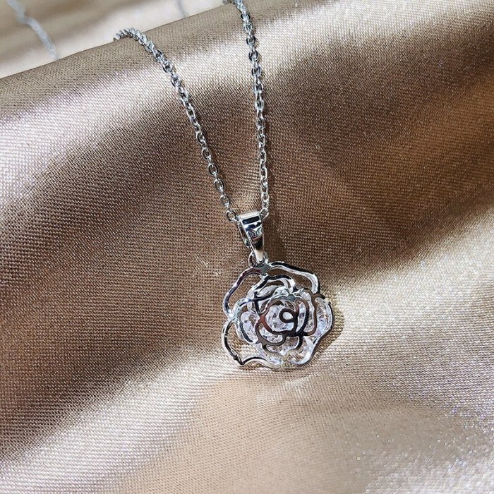 New Korean Style Popular Electroplated Hollow Rose Zircon Necklace Women's Short Pendant Necklace Ornament