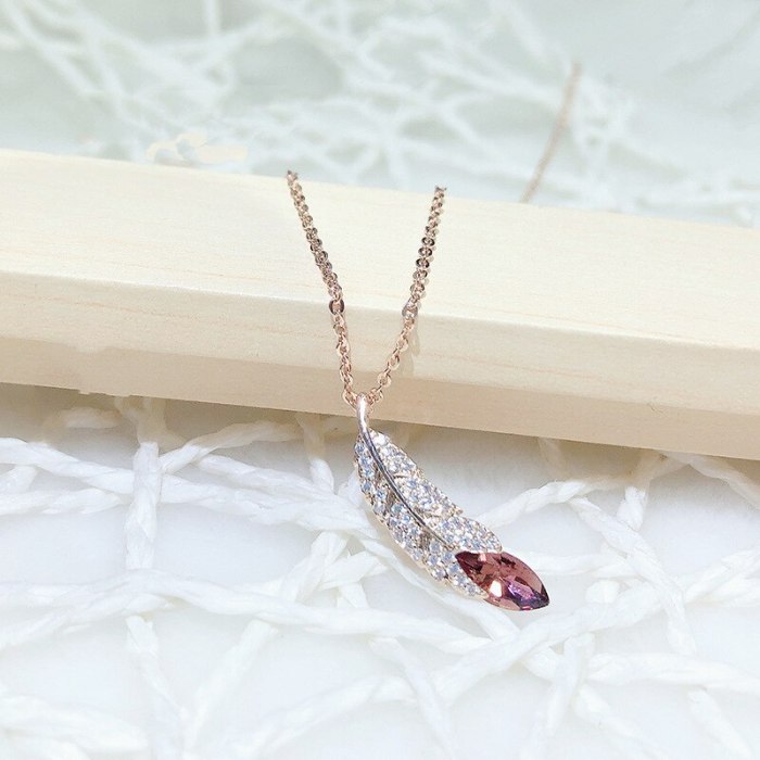 European and American Jewelry Simple Feather Necklace Leaf Necklace Women's Necklace Clothing Accessories Wholesale