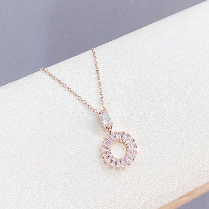 European Simple Elegant Circle Micro Inlaid Zircon Necklace for Women New Personalized Fashion round Clavicle Chain Jewelry