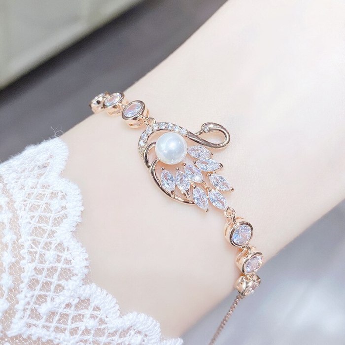 Fashion Sweet Swan Bracelet Korean Style Diamond Pearl All-Match New Bracelet Jewelry s050