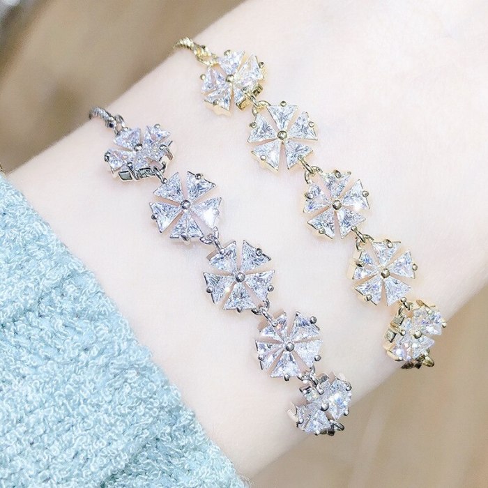 Korean Fashion 3A Zircon Bracelet Inlaid Pull Adjustable Size Female Bracelet Wholesale Bracelet Jewelry