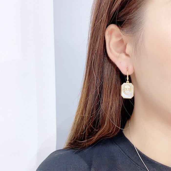 Sterling Silver Needle Stud Earrings Elegance Retro Geometric Square Shell Stud Earrings All-Match Silver Ear Jewelry Women