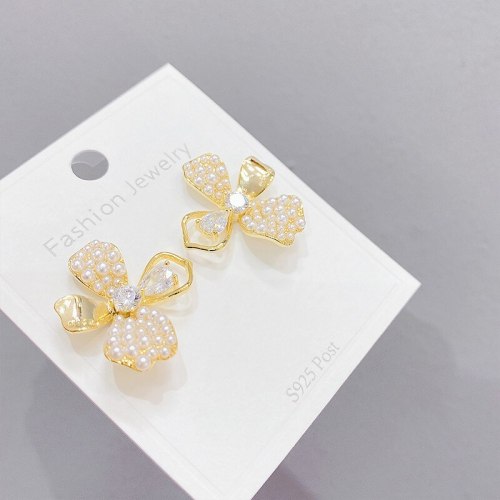 Sterling Silver Needle Personalized Flower Stud Earrings For Women Sweet Pearl Hollow-Out Petals Earrings Earrings