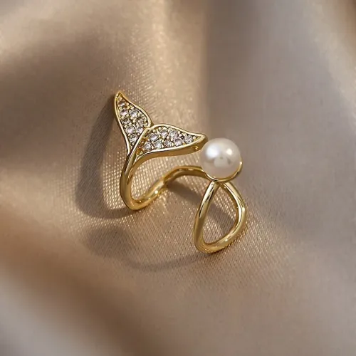 Fishtail Pearl Ear Bone Clip Female Earless Ear Clip Simple Ear Stud Earrings Jewelry
