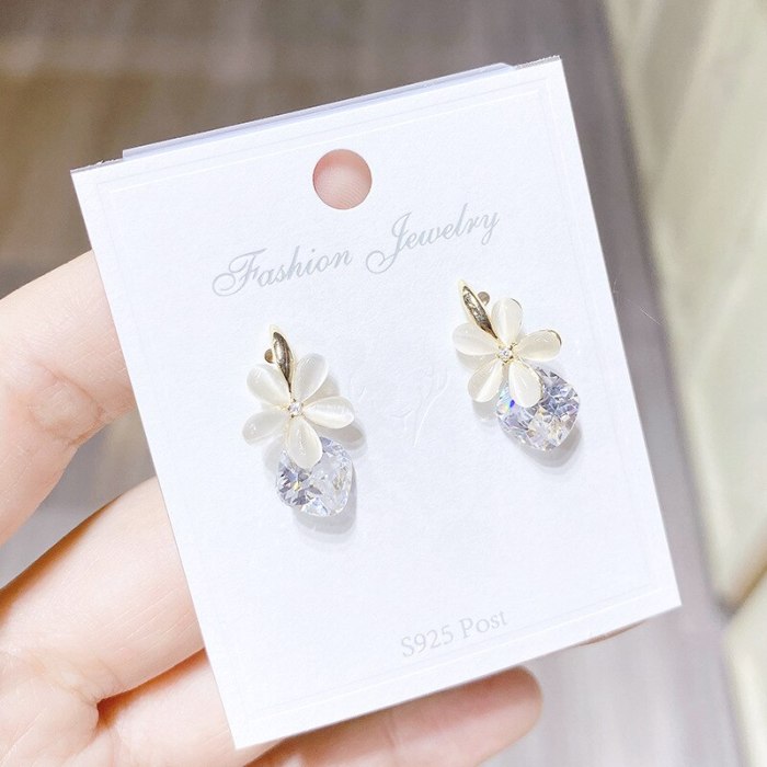 Beautiful Flowers Elegant Zircon Stud Earrings Simple Personality Opal Petal Earrings Earrings Ear Studs Sterling Silver Needle