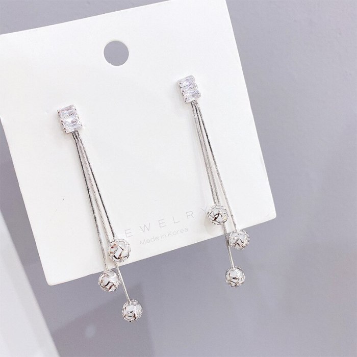 South Korea Graceful Online Influencer 925 Silver Flow Su Wei Earrings Studded with Zircon Personalized Ear Studs