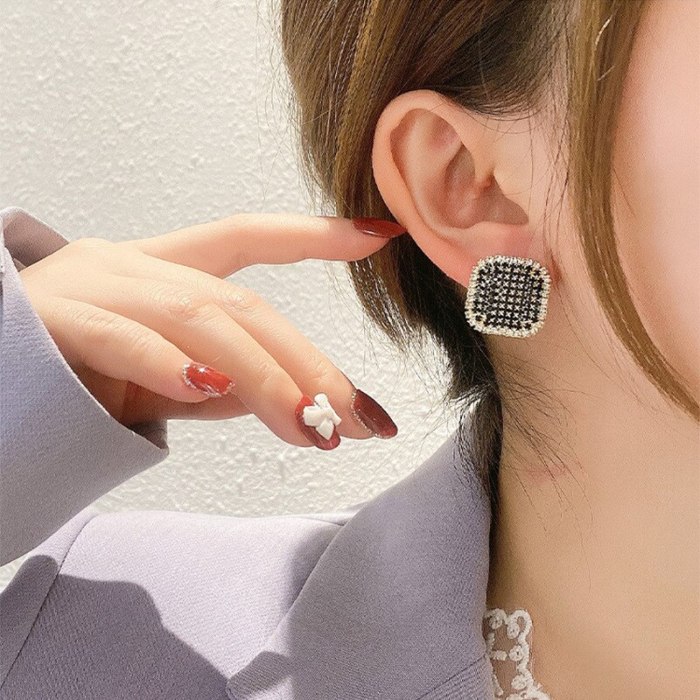 Retro Square Micro Inlaid Zircon Stud Earrings Female S925 Silver Needle Earrings Jewelry