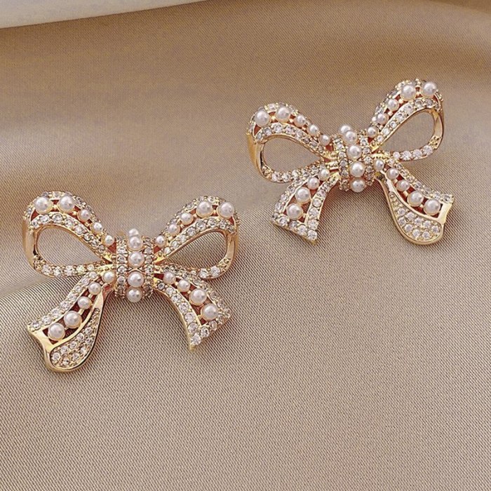 Korean Sweet Elegance High-Grade Bow Pearl Stud Earrings Internet Hot New Trendy Sterling Silver Needle Earrings